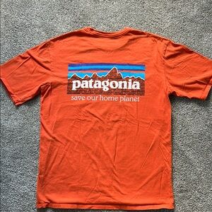 Patagonia P-6 Responsibili-tee Logo Shortsleeve USA Made Organic Cotton - S